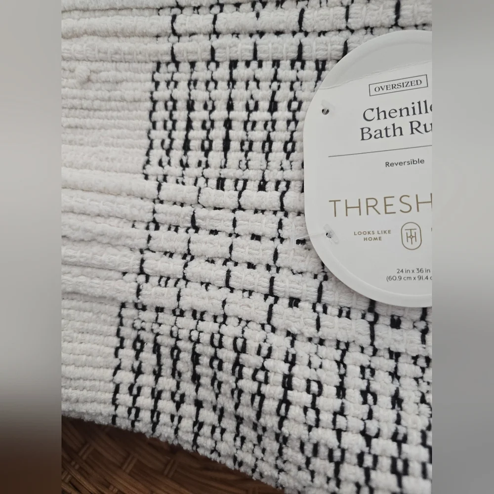 Thresol Black and White Textured Mat